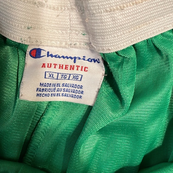 Champion - Picture 3 of 4